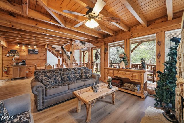 331 Caney Creek Road, Pigeon Forge, TN 37863