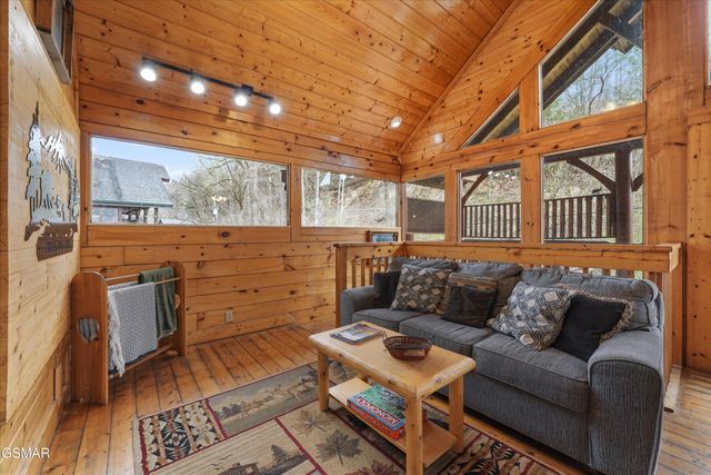 331 Caney Creek Road, Pigeon Forge, TN 37863