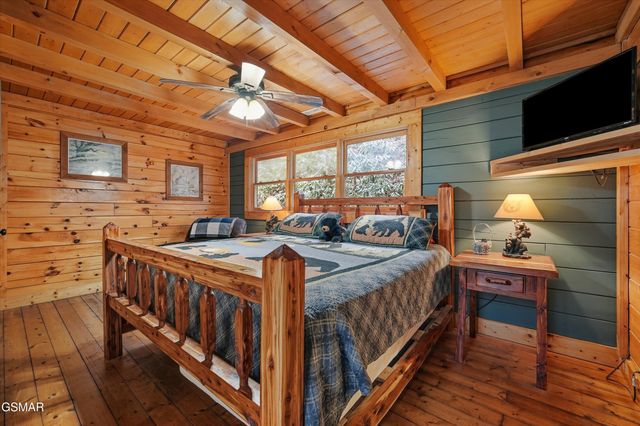 331 Caney Creek Road, Pigeon Forge, TN 37863