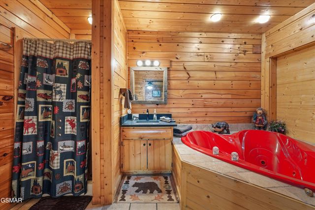 331 Caney Creek Road, Pigeon Forge, TN 37863