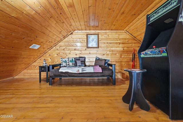 331 Caney Creek Road, Pigeon Forge, TN 37863