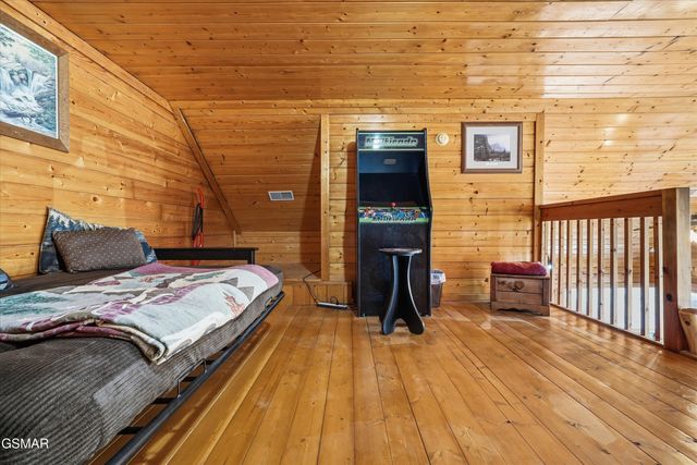 331 Caney Creek Road, Pigeon Forge, TN 37863