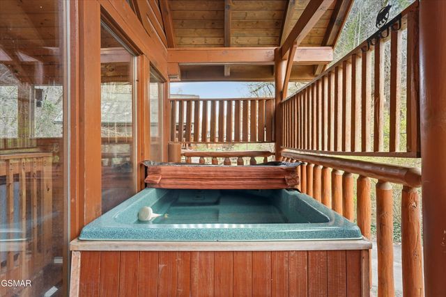 331 Caney Creek Road, Pigeon Forge, TN 37863