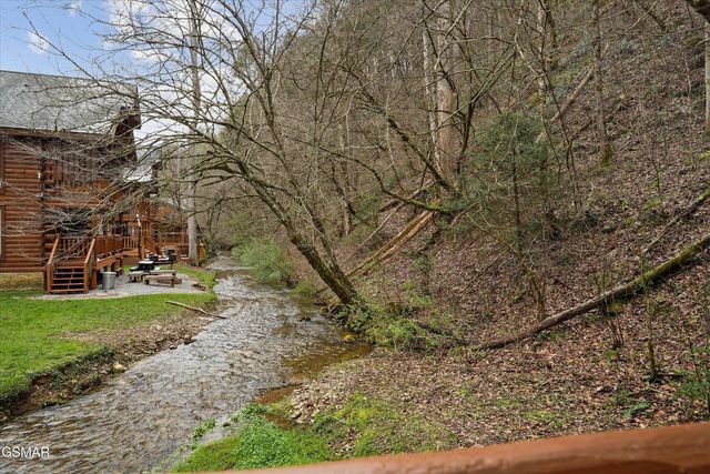 331 Caney Creek Road, Pigeon Forge, TN 37863