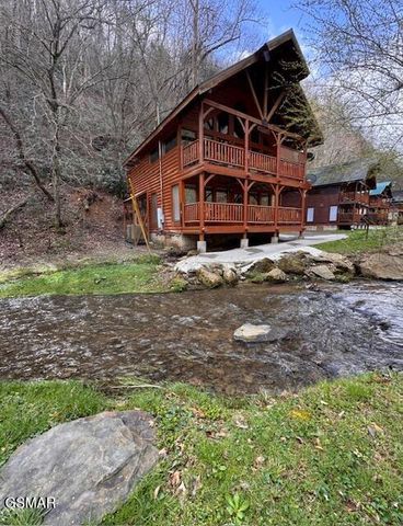 331 Caney Creek Road, Pigeon Forge, TN 37863