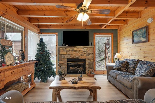 331 Caney Creek Road, Pigeon Forge, TN 37863