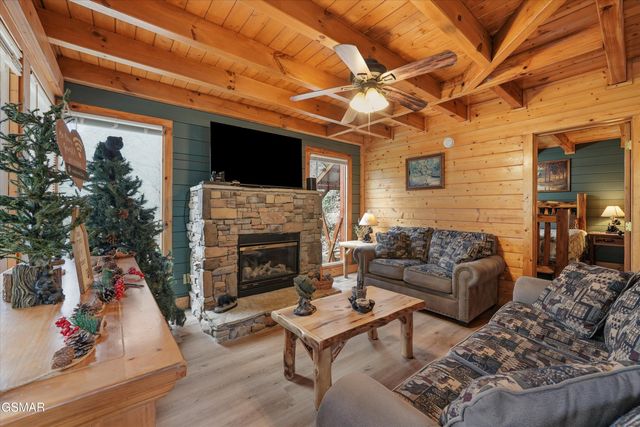 331 Caney Creek Road, Pigeon Forge, TN 37863