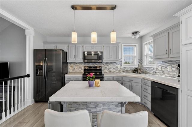 8200 NE 105th Street, Kansas City, MO 64157