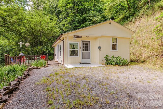 1680 Williamson Road, Whittier, NC 28789
