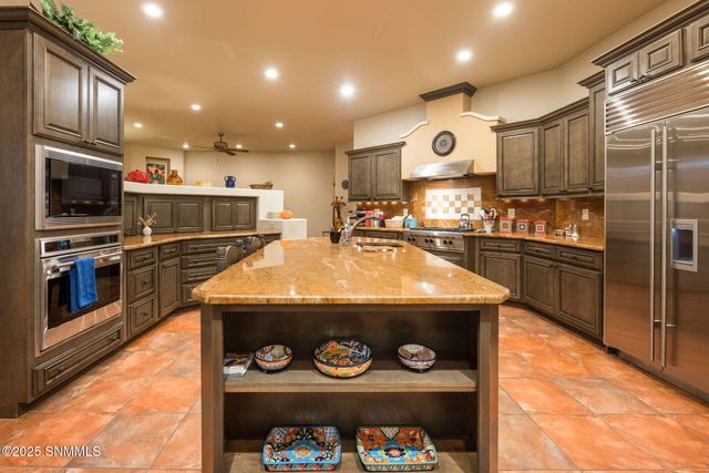 1229 Titania Court, Las Cruces, NM 88007