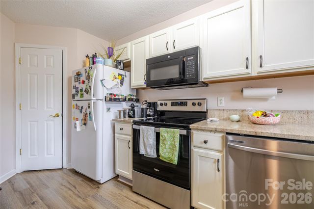 107 Farm Lane, Mills River, NC 28759