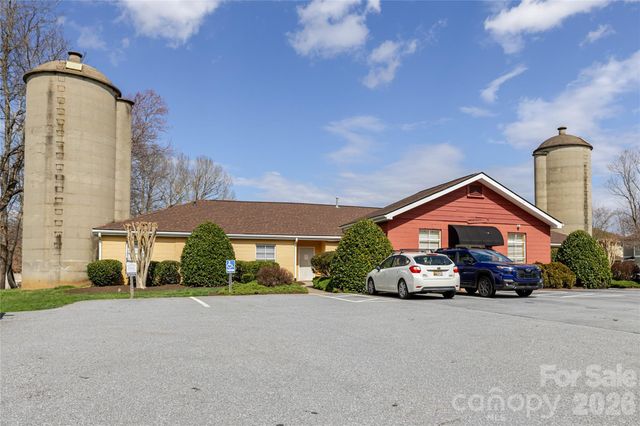 107 Farm Lane, Mills River, NC 28759