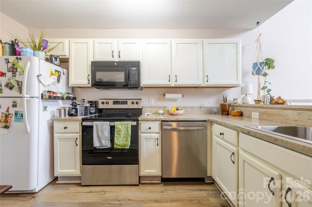 107 Farm Lane, Mills River, NC 28759