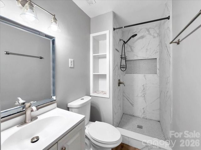 1926 Tyvola Road, Charlotte, NC 28210
