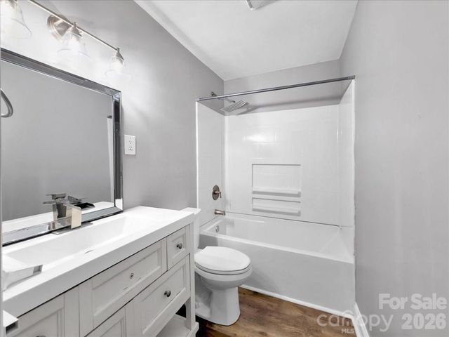 1926 Tyvola Road, Charlotte, NC 28210
