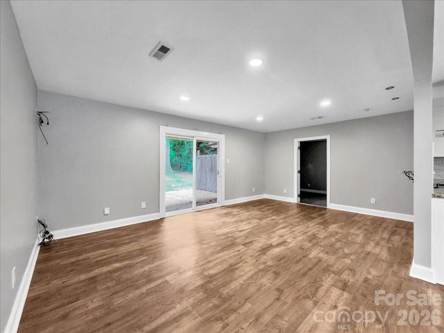 1926 Tyvola Road, Charlotte, NC 28210