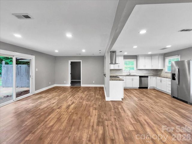 1926 Tyvola Road, Charlotte, NC 28210