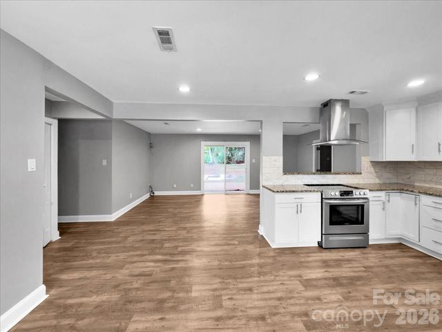 1926 Tyvola Road, Charlotte, NC 28210