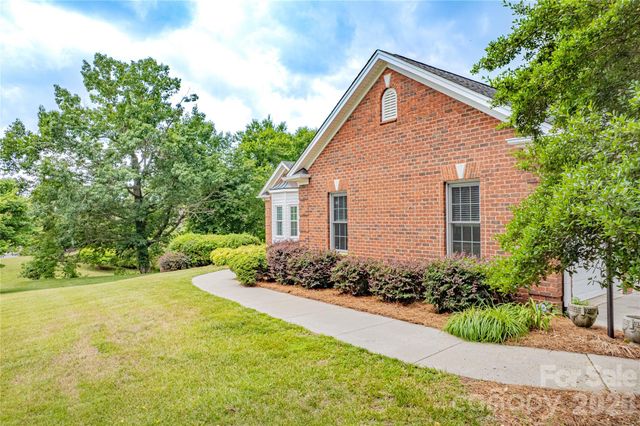 136 Windemere Isle Road, Statesville, NC 28677
