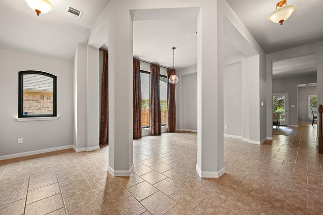 352 Wild Rose DR, Austin, TX 78737