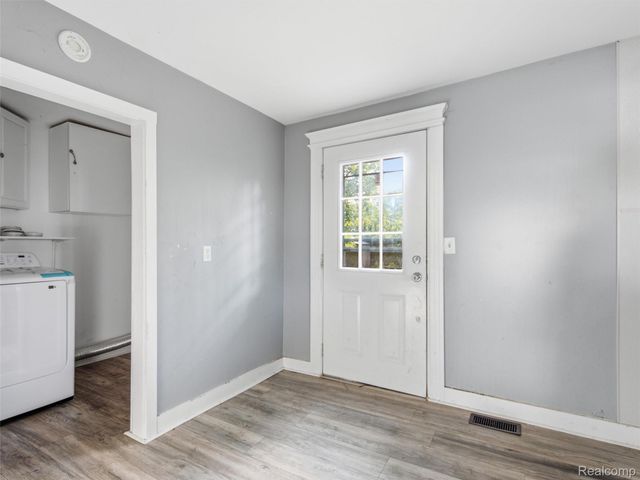 511 Riggs Street, Fenton, MI 48430