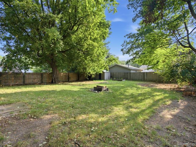 511 Riggs Street, Fenton, MI 48430