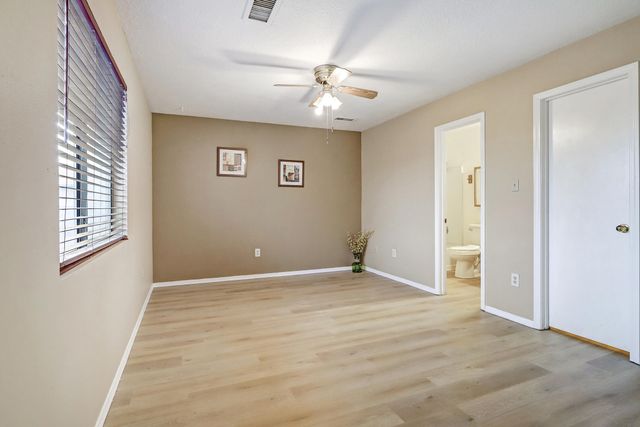 10442 Trail Boss Drive NW, Albuquerque, NM 87114