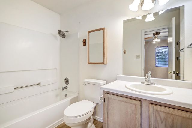 10442 Trail Boss Drive NW, Albuquerque, NM 87114