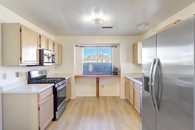 10442 Trail Boss Drive NW, Albuquerque, NM 87114