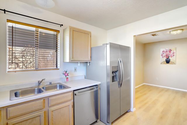 10442 Trail Boss Drive NW, Albuquerque, NM 87114