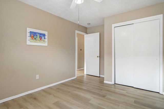 10442 Trail Boss Drive NW, Albuquerque, NM 87114