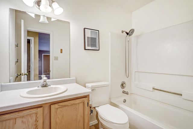 10442 Trail Boss Drive NW, Albuquerque, NM 87114