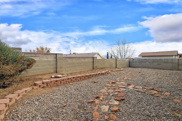 10442 Trail Boss Drive NW, Albuquerque, NM 87114