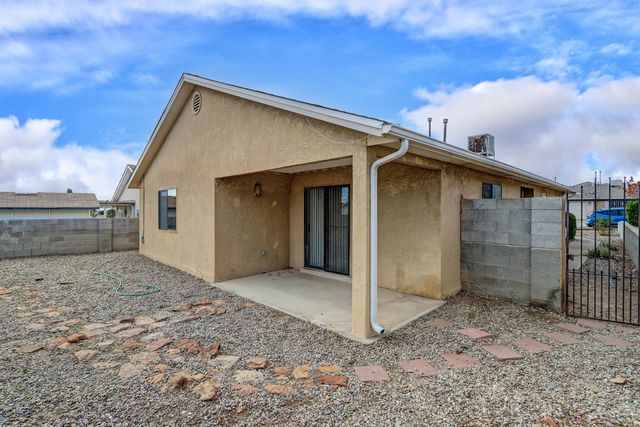10442 Trail Boss Drive NW, Albuquerque, NM 87114