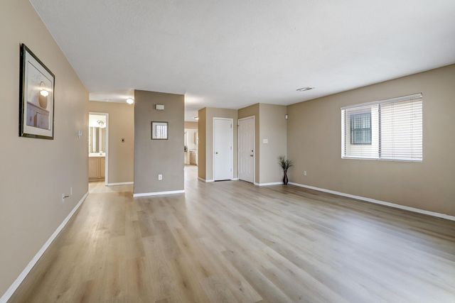 10442 Trail Boss Drive NW, Albuquerque, NM 87114