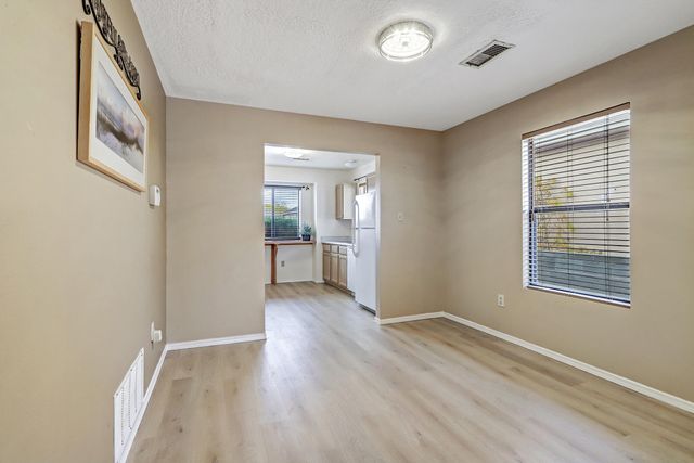 10442 Trail Boss Drive NW, Albuquerque, NM 87114