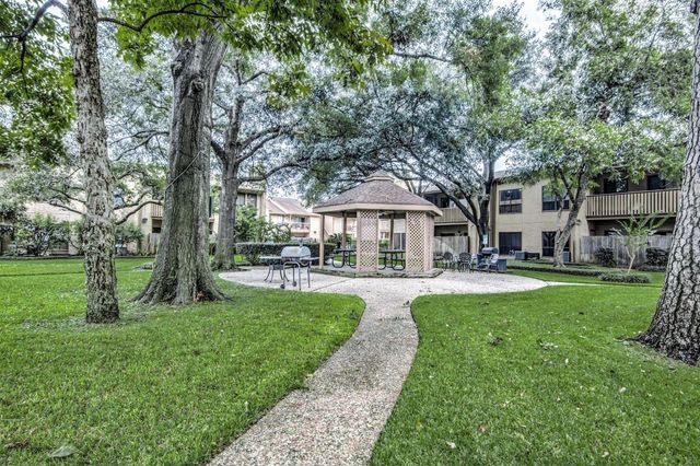 5001 Lamonte Lane 21, Houston, TX 77092