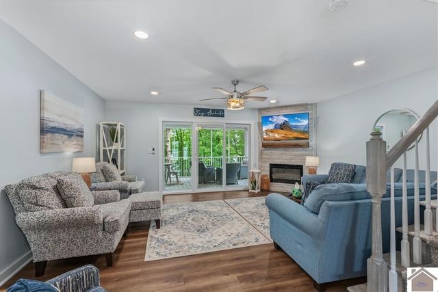 520 Yacht Dr., Grand Rivers, KY 42025