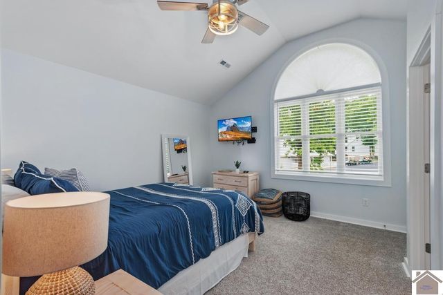 520 Yacht Dr., Grand Rivers, KY 42025