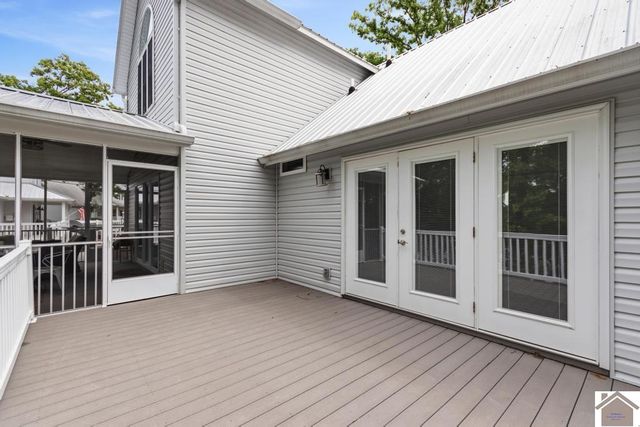 520 Yacht Dr., Grand Rivers, KY 42025