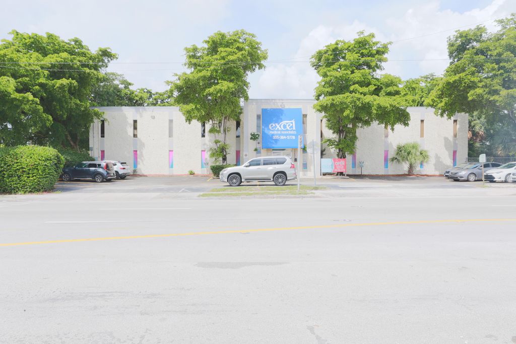 Image 1 of property listing at 15490 NW 7th Avenue 205 B, Miami, FL 33169