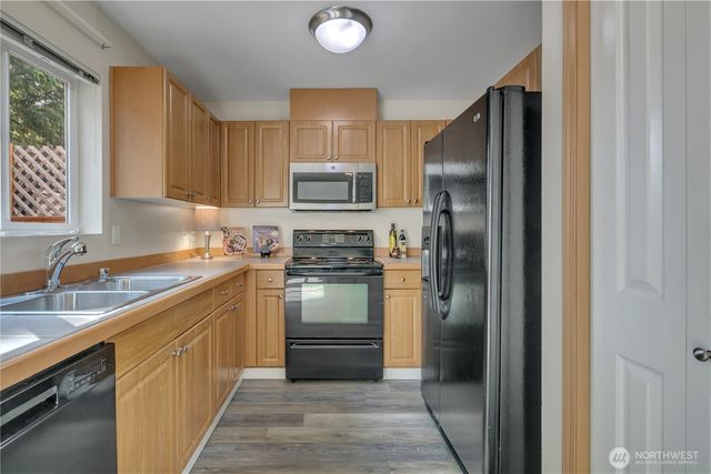 23813 SE 282nd Street, Maple Valley, WA 98038