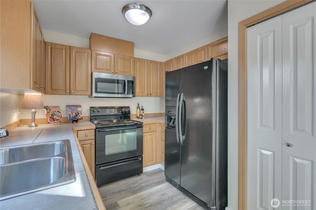 23813 SE 282nd Street, Maple Valley, WA 98038