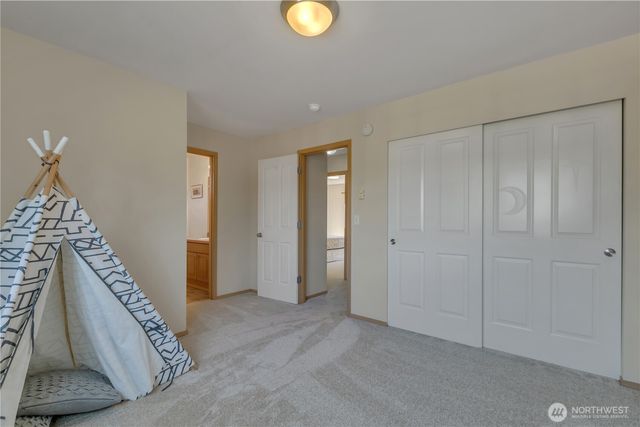23813 SE 282nd Street, Maple Valley, WA 98038