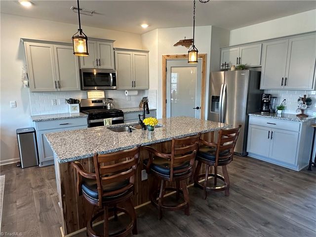 3724 Millennium Drive, Greensboro, NC 27455