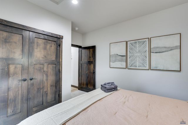 21235 RIDGEWOOD TR, Lead, SD 57754