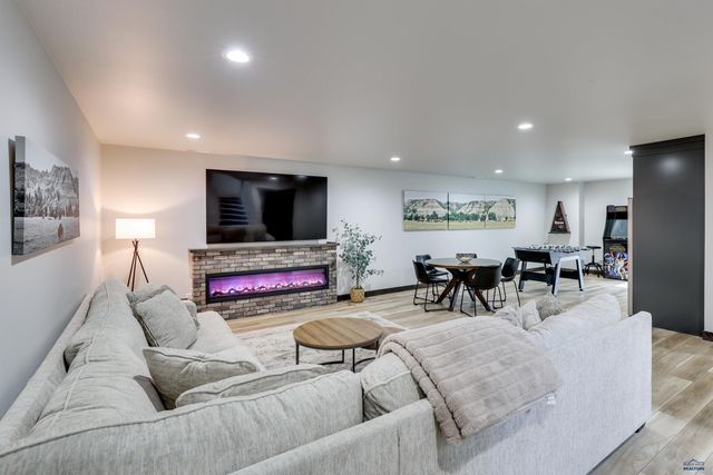 21235 RIDGEWOOD TR, Lead, SD 57754