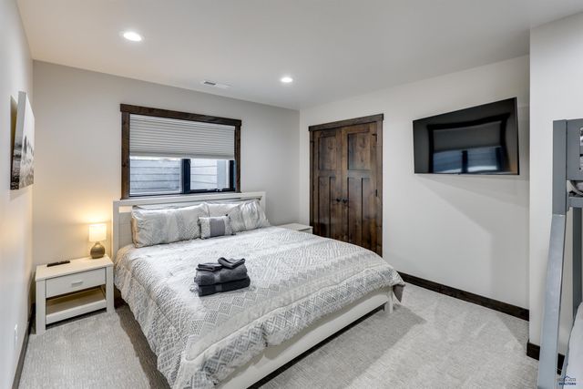 21235 RIDGEWOOD TR, Lead, SD 57754