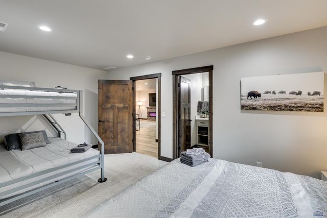 21235 RIDGEWOOD TR, Lead, SD 57754