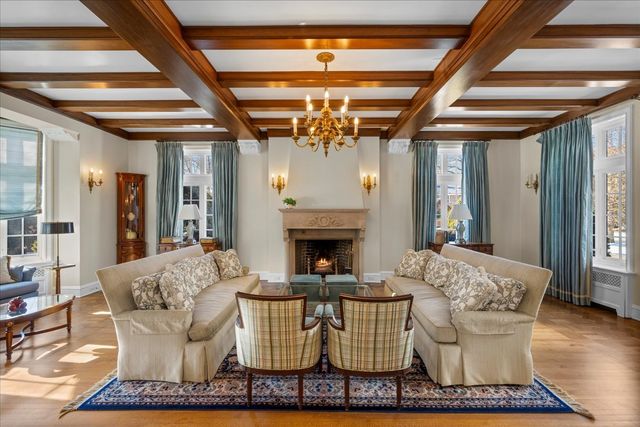 123 OXFORD Road, Kenilworth, IL 60043